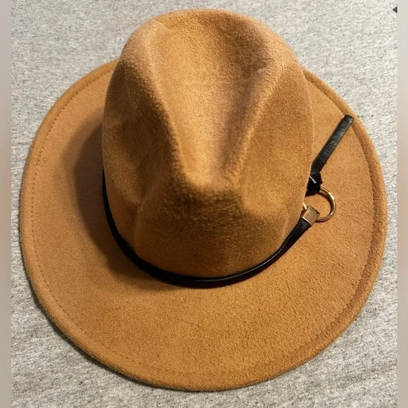Women’s Charlotte Russe Fedora w Black Leather & Gold Metal Band, Camel, 7”x8” - Picture 2 of 6